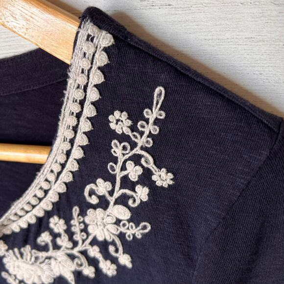 Talbots Top Womens Size MP Navy Split-Neck Embroidered Tunic Floral Detail - Picture 9 of 16
